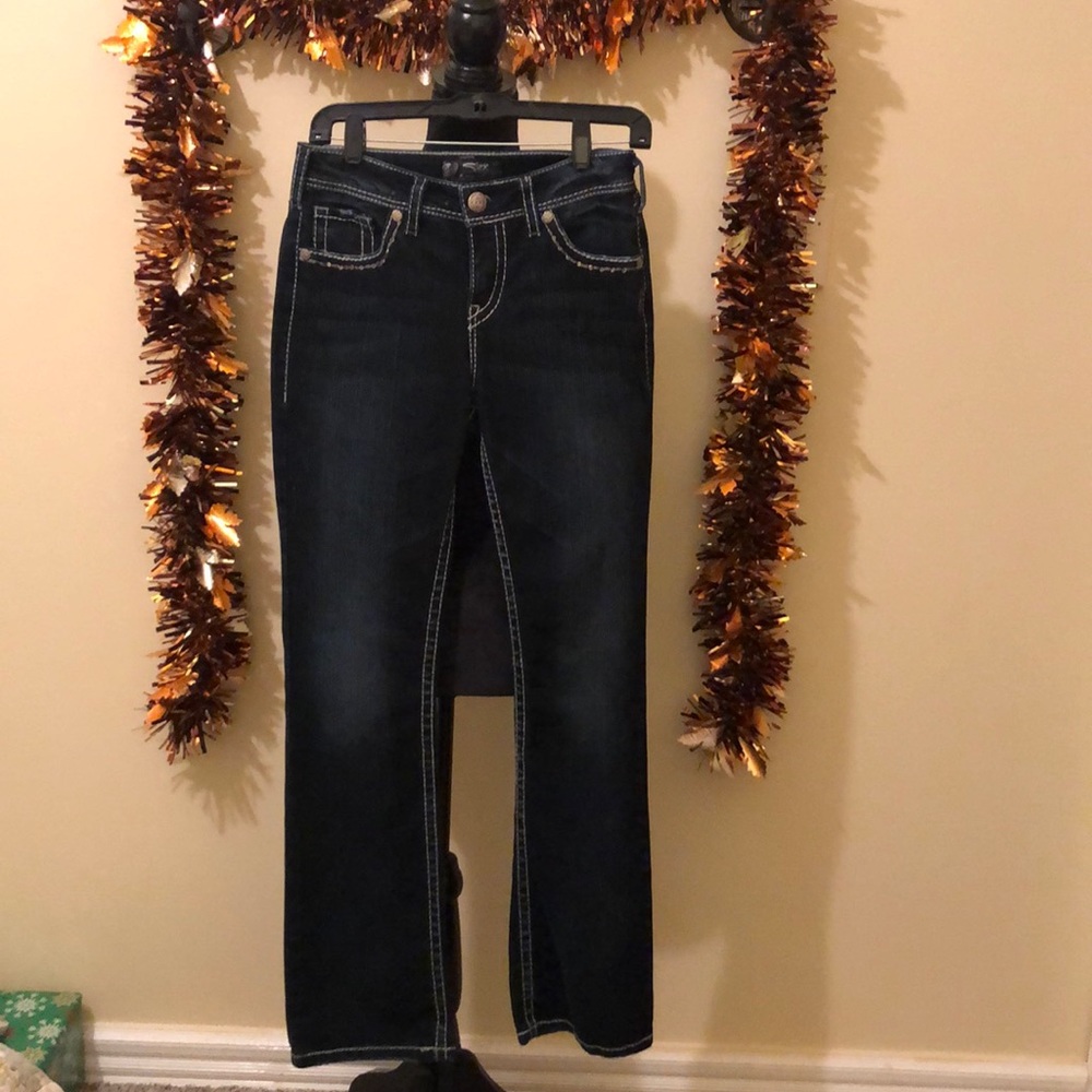 DARK BLUE SILVER JEANS.